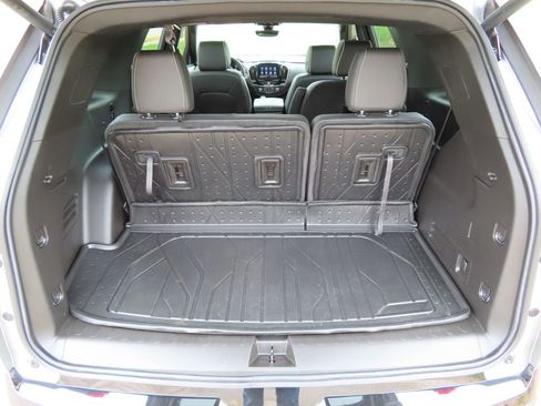 Certified 2023 Chevrolet Traverse Premier w/ Redline Edition AWD/4WD image 16