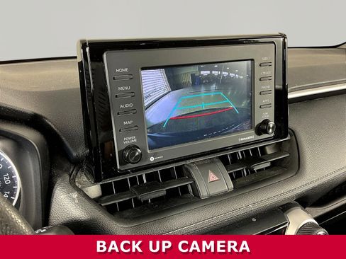 Used 2020 Toyota RAV4 XLE w/ Convenience Package FWD image 12