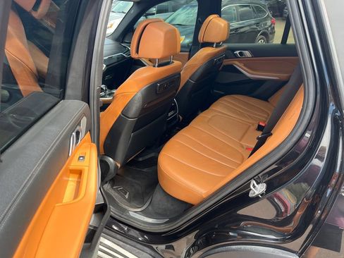 Used 2019 BMW X5 xDrive40i w/ Convenience Package AWD/4WD image 18