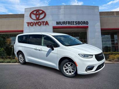 Used 2024 Chrysler Pacifica Touring-L