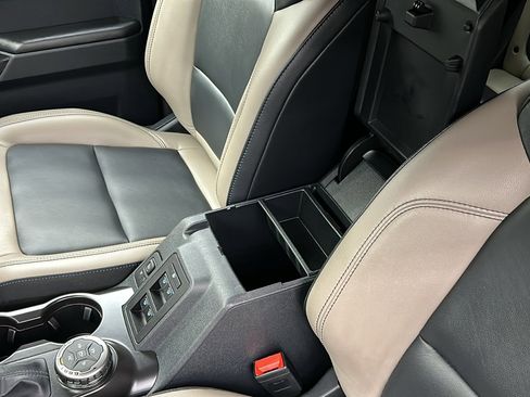 Used 2024 Ford Bronco Wildtrak image 28