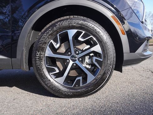 Used 2025 Kia Sportage EX image 21