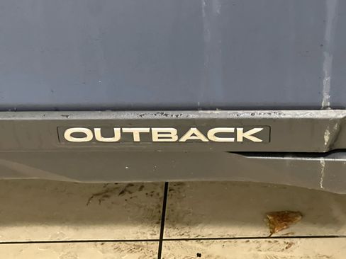 Used 2019 Subaru Outback 2.5i Premium image 4