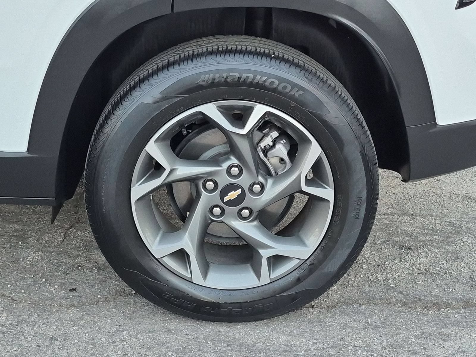 Used 2024 Chevrolet Trax LT FWD image 9
