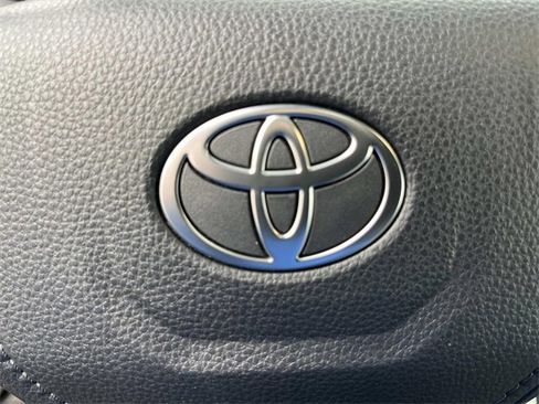 Used 2025 Toyota Tacoma TRD Off-Road image 35