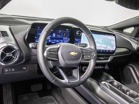 Used 2025 Chevrolet Equinox EV LT w/ Comfort Package FWD image 16