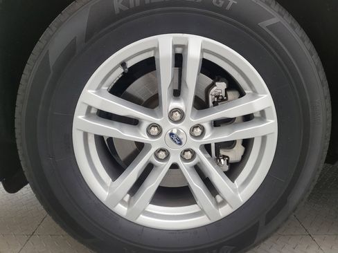 Used 2020 Ford Explorer XLT RWD image 31