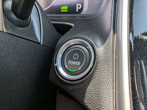 Used 2022 Chevrolet Bolt EUV LT w/ Convenience Package FWD image 23