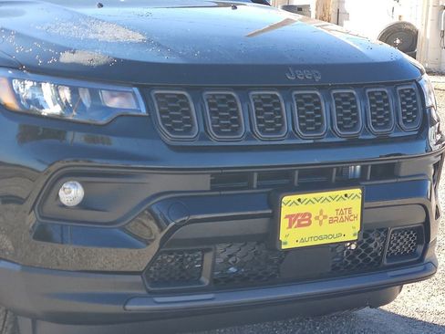 New 2026 Jeep Compass Latitude image 7