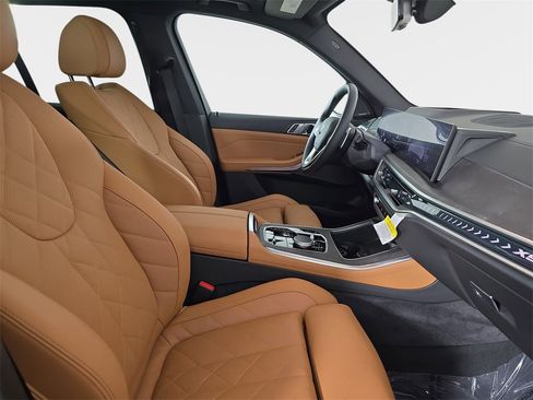 Used 2026 BMW X5 xDrive40i image 11