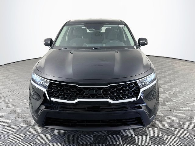 Used 2023 Kia Sorento LX FWD image 2