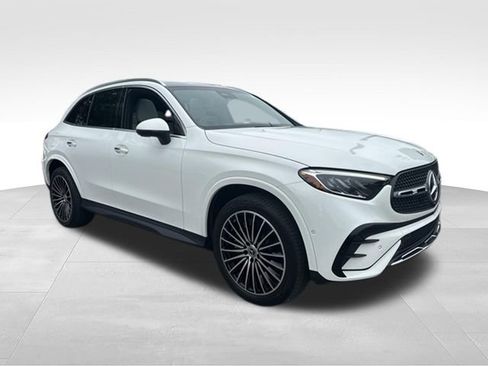 Certified 2025 Mercedes-Benz GLC 300 4MATIC image 8