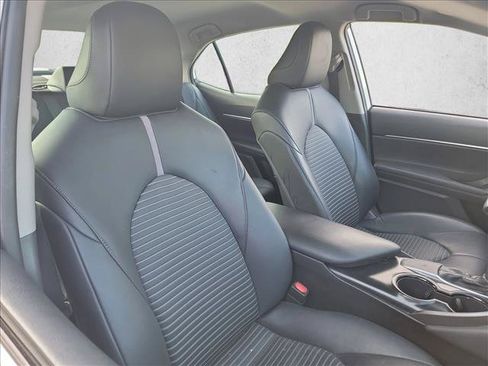 Used 2020 Toyota Camry SE w/ Carpet Mat Package FWD image 11