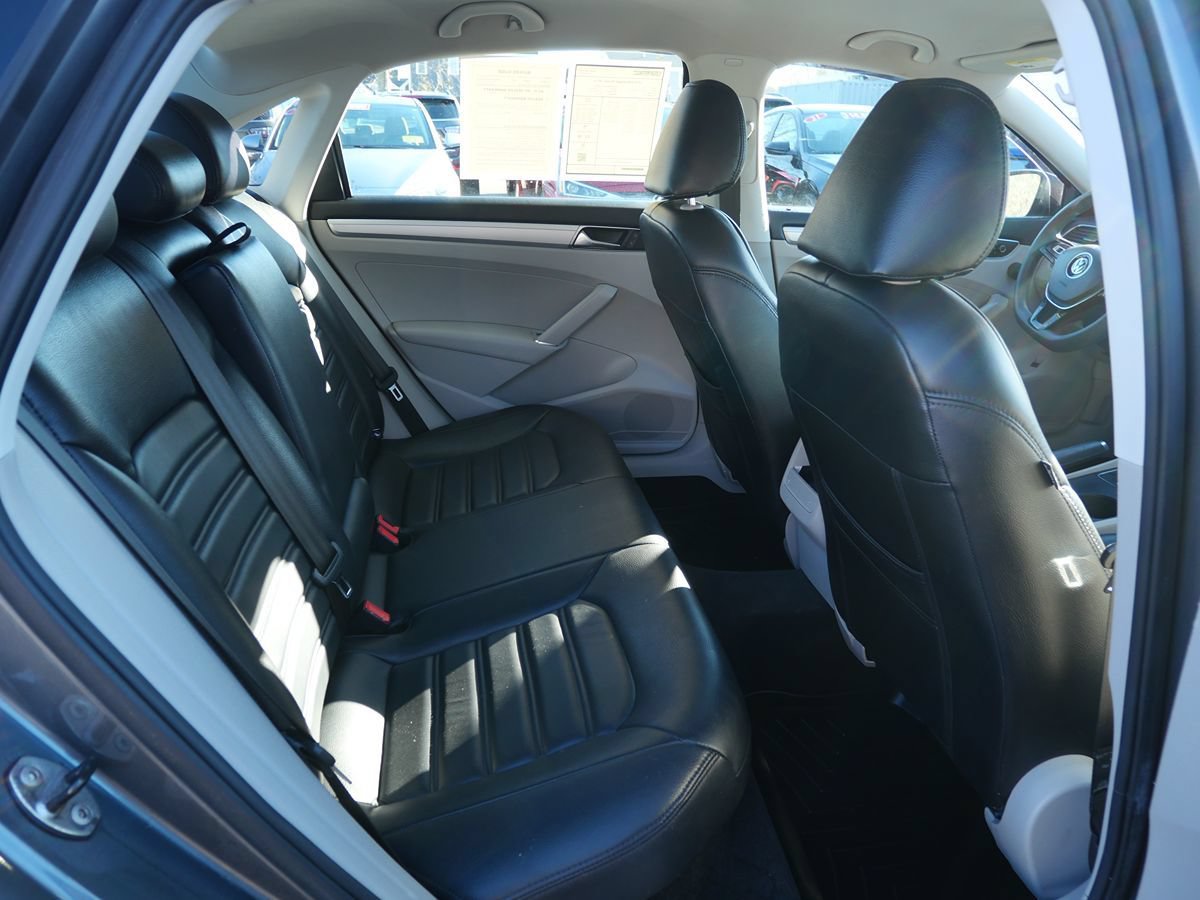 Used 2016 Volkswagen Passat 1.8T S FWD image 21