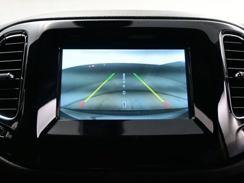 Used 2021 Jeep Compass Latitude FWD image 20