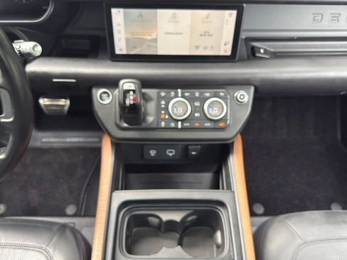 Used 2020 Land Rover Defender 110 X AWD/4WD image 31