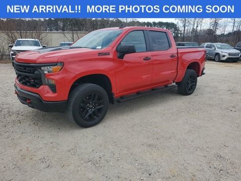 Used 2024 Chevrolet Silverado 1500 Custom Trail Boss w/ LPO, Dark Essentials Package image 2