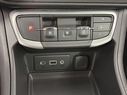 Used 2023 GMC Terrain SLE FWD image 21