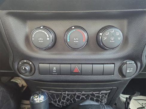 Used 2016 Jeep Wrangler Unlimited Sport image 21