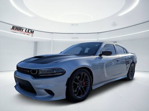 Used 2022 Dodge Charger Scat Pack w/ Plus Group RWD image 7