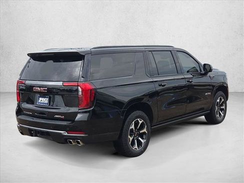 Used 2025 GMC Yukon XL AT4 w/ AT4 Premium Package AWD/4WD image 5