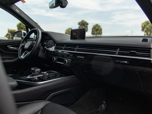 Used 2019 Audi Q7 3.0T Prestige AWD/4WD image 25