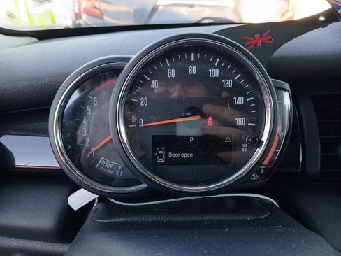 Used 2019 MINI Cooper S w/ Premium Package image 2