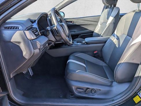 Used 2025 Toyota Camry SE image 17