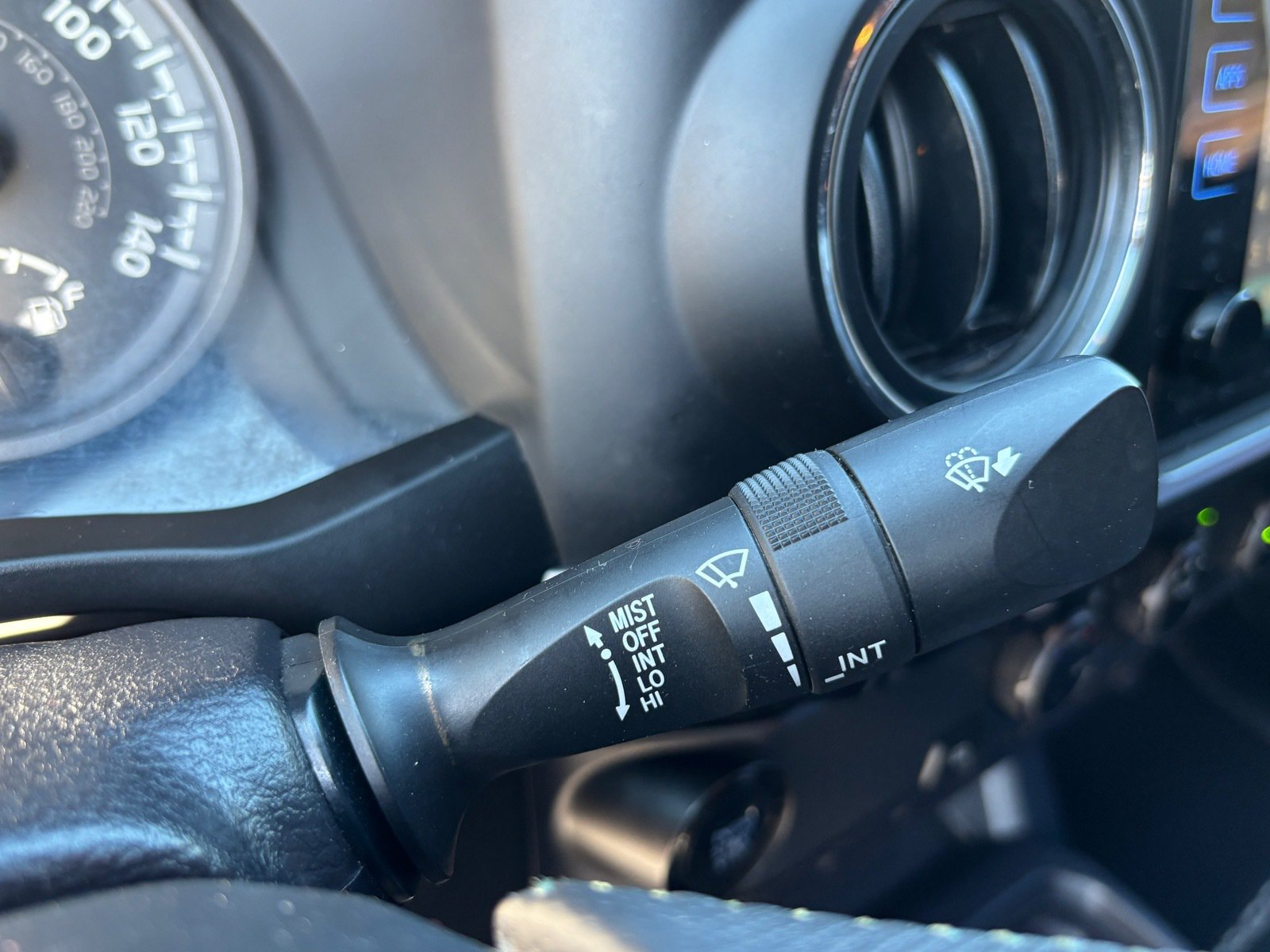 Used 2017 Toyota Tacoma TRD Sport RWD image 25