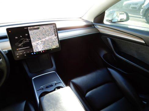 Used 2022 Tesla Model 3 Long Range image 18
