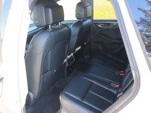 Used 2017 Porsche Macan image 32