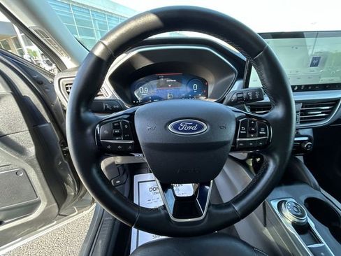 Used 2025 Ford Escape Platinum AWD/4WD image 20