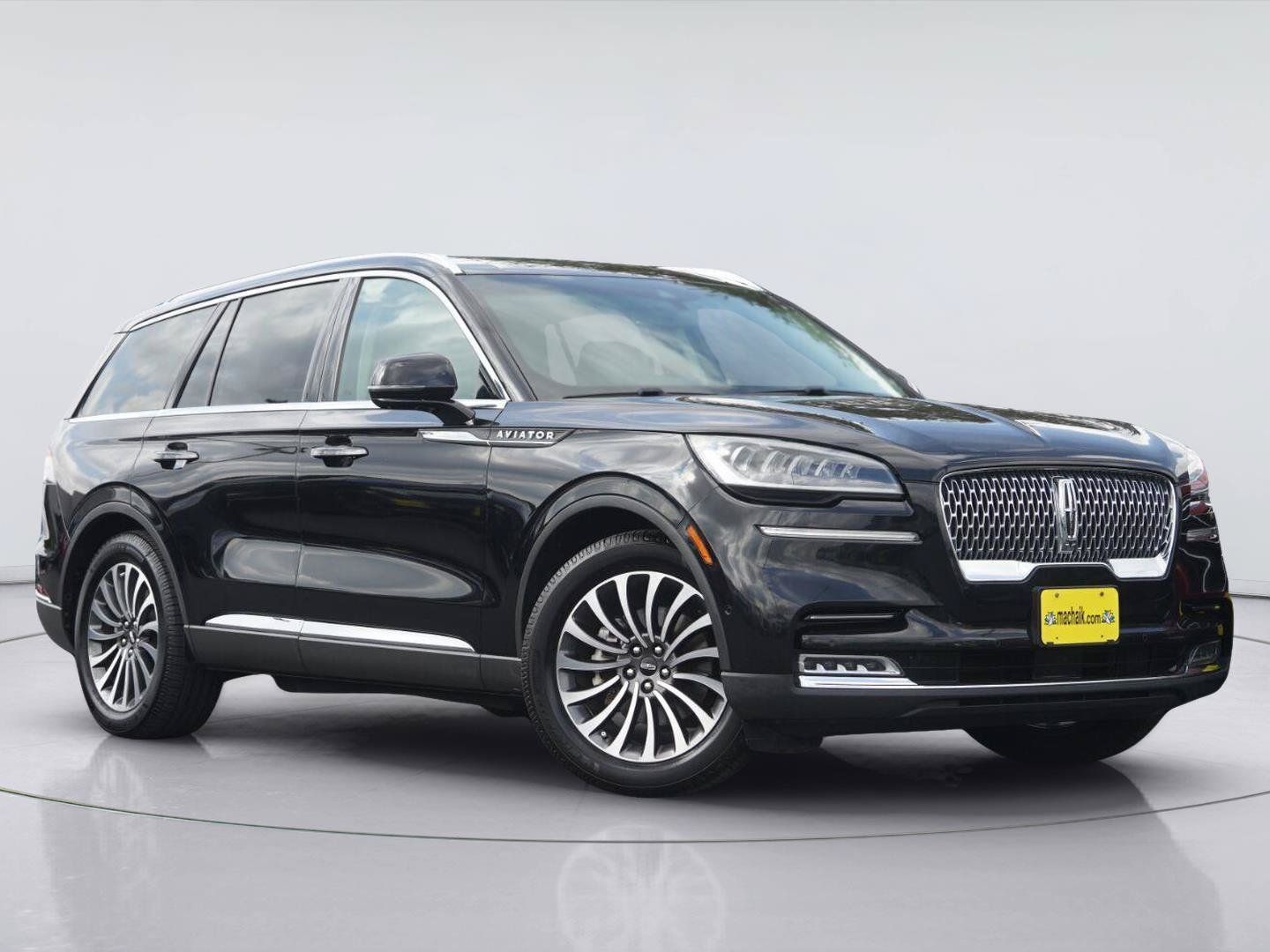 Used 2020 Lincoln Aviator Reserve w/ Equipment Group 201A RWD image 2