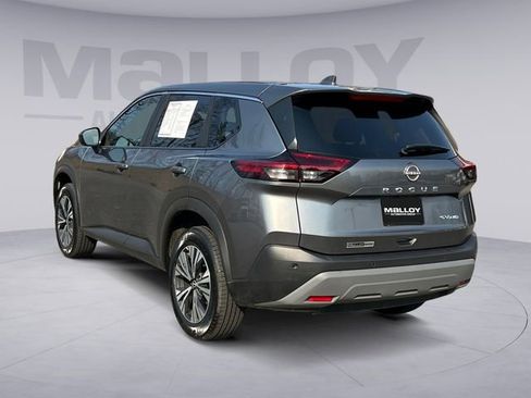 Used 2023 Nissan Rogue SV image 3