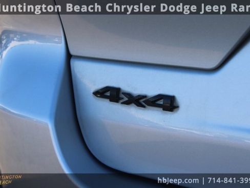 Used 2023 Jeep Grand Cherokee Altitude image 6