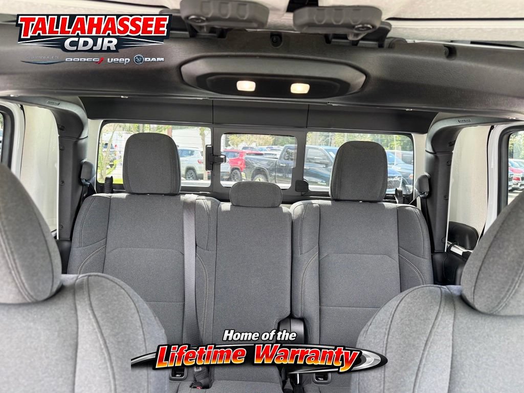 Used 2025 Jeep Gladiator Mojave AWD/4WD image 37