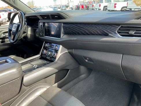 Used 2022 GMC Yukon XL Denali image 24