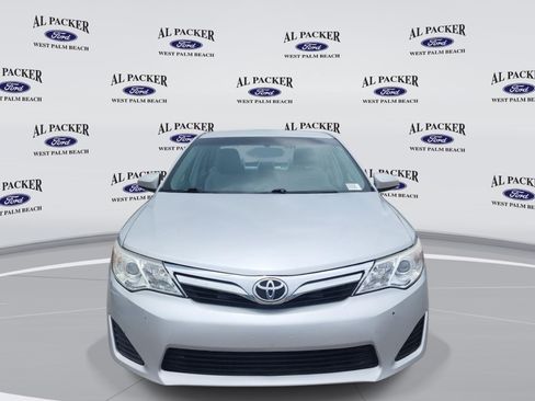 Used 2012 Toyota Camry LE FWD image 8