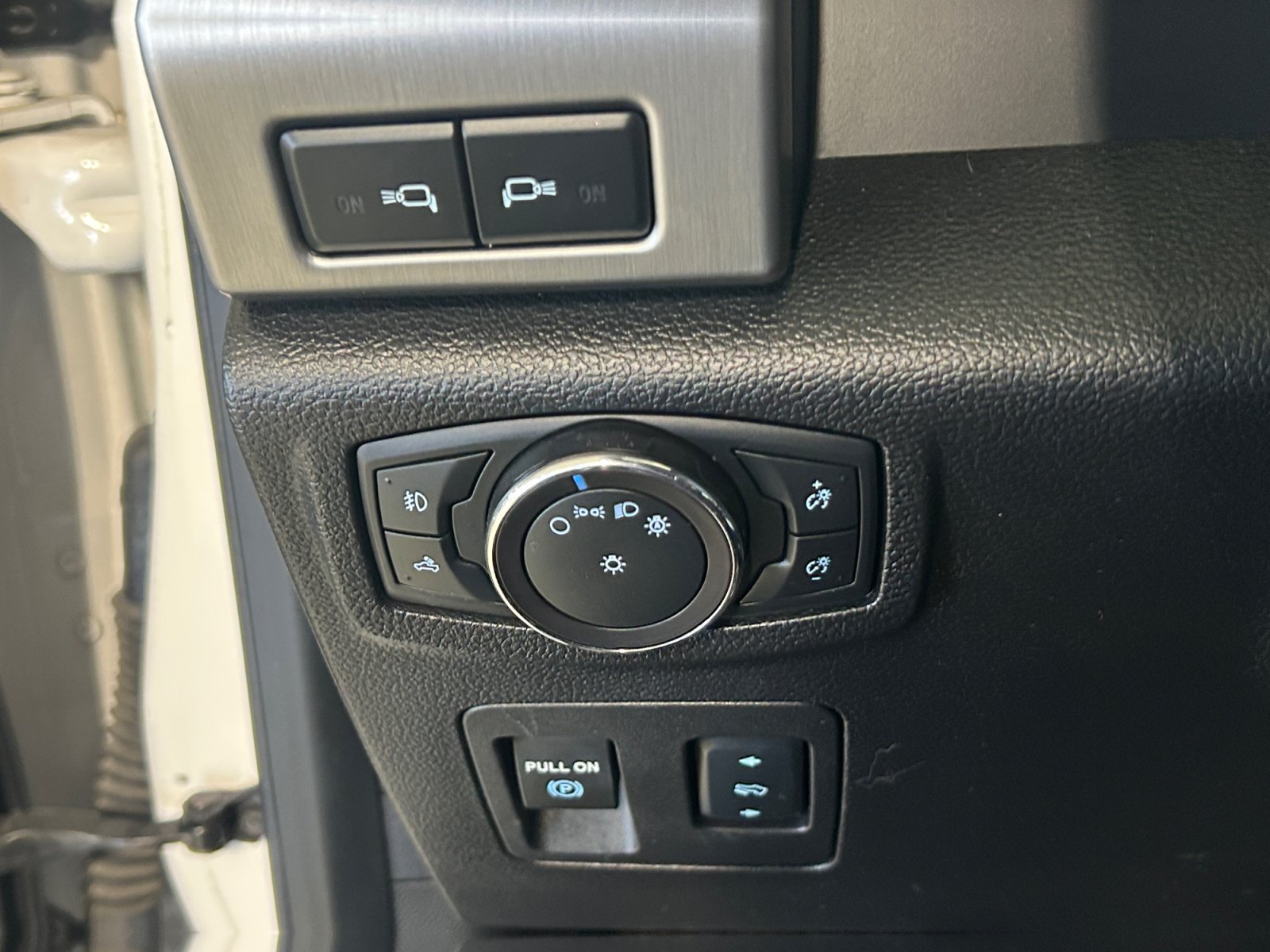 Used 2018 Ford F150 Platinum w/ Equipment Group 701A Luxury AWD/4WD image 20