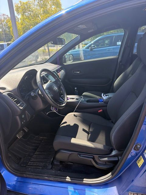 Used 2021 Honda HR-V Sport image 1