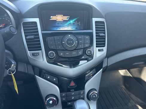 Used 2014 Chevrolet Cruze LT FWD image 13