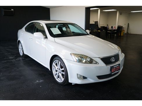 Used 2007 Lexus IS 250 RWD image 9