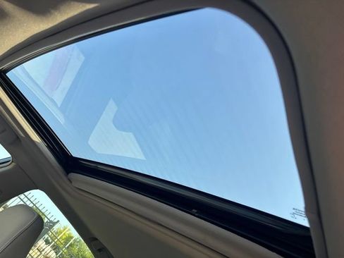 Used 2016 Toyota Camry XLE w/ Moonroof Package FWD image 10