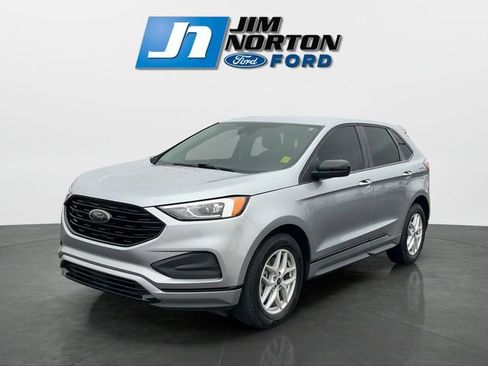 Used 2024 Ford Edge SE w/ Black Appearance Package image 7