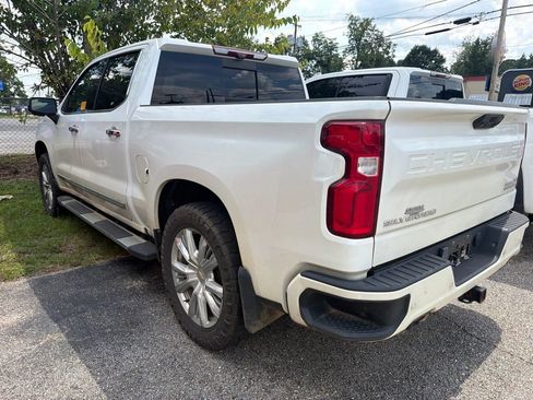 Used 2022 Chevrolet Silverado 1500 High Country w/ High Country Premium Package AWD/4WD image 4
