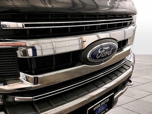 Used 2022 Ford F350 XLT w/ XLT Premium Package AWD/4WD image 29
