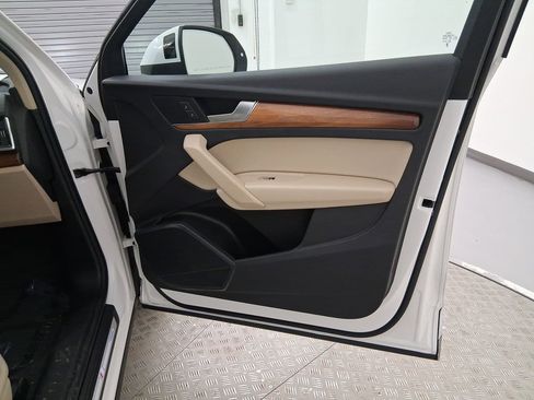 Used 2023 Audi Q5 2.0T Premium w/ Convenience Package image 32