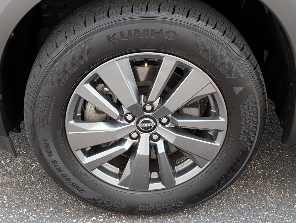 Used 2025 Nissan Pathfinder SV AWD/4WD image 13