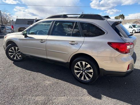 Used 2016 Subaru Outback 2.5i Limited image 2