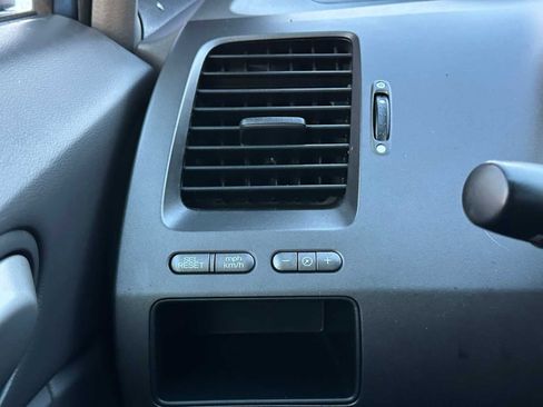 Used 2010 Honda Civic LX image 25